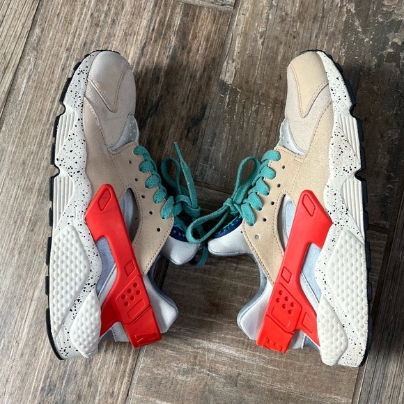 Nike Air Huarache Run Premium Desert Ore - Picture 5 of 10